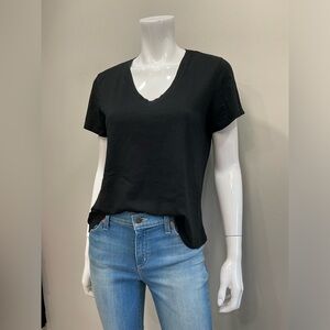 LEJULE Charlotte Classic Black V-Neck Women's Top XS Everyday Elevated Basic